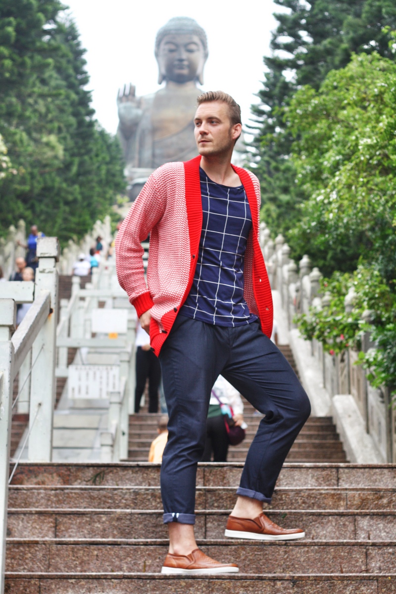 Red Cardigan Tian Tan Buddha 11